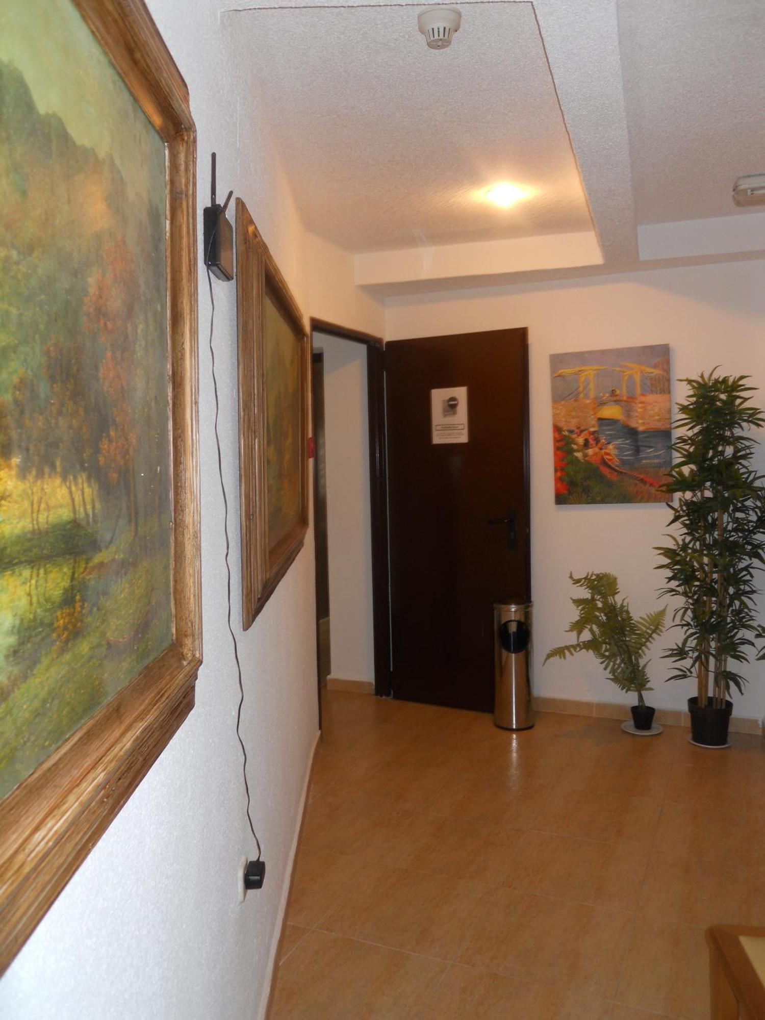 Hostal El Descanso Madrid Buitenkant foto