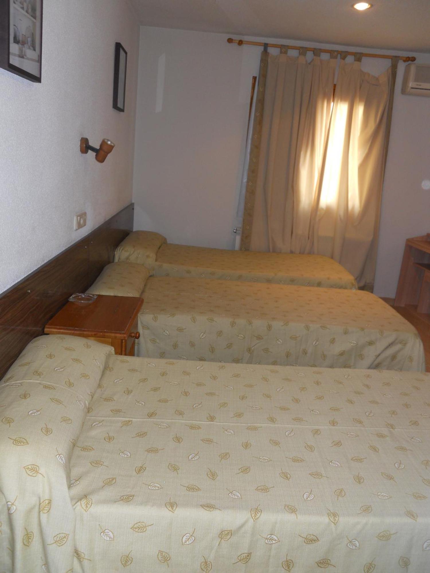Hostal El Descanso Madrid Buitenkant foto
