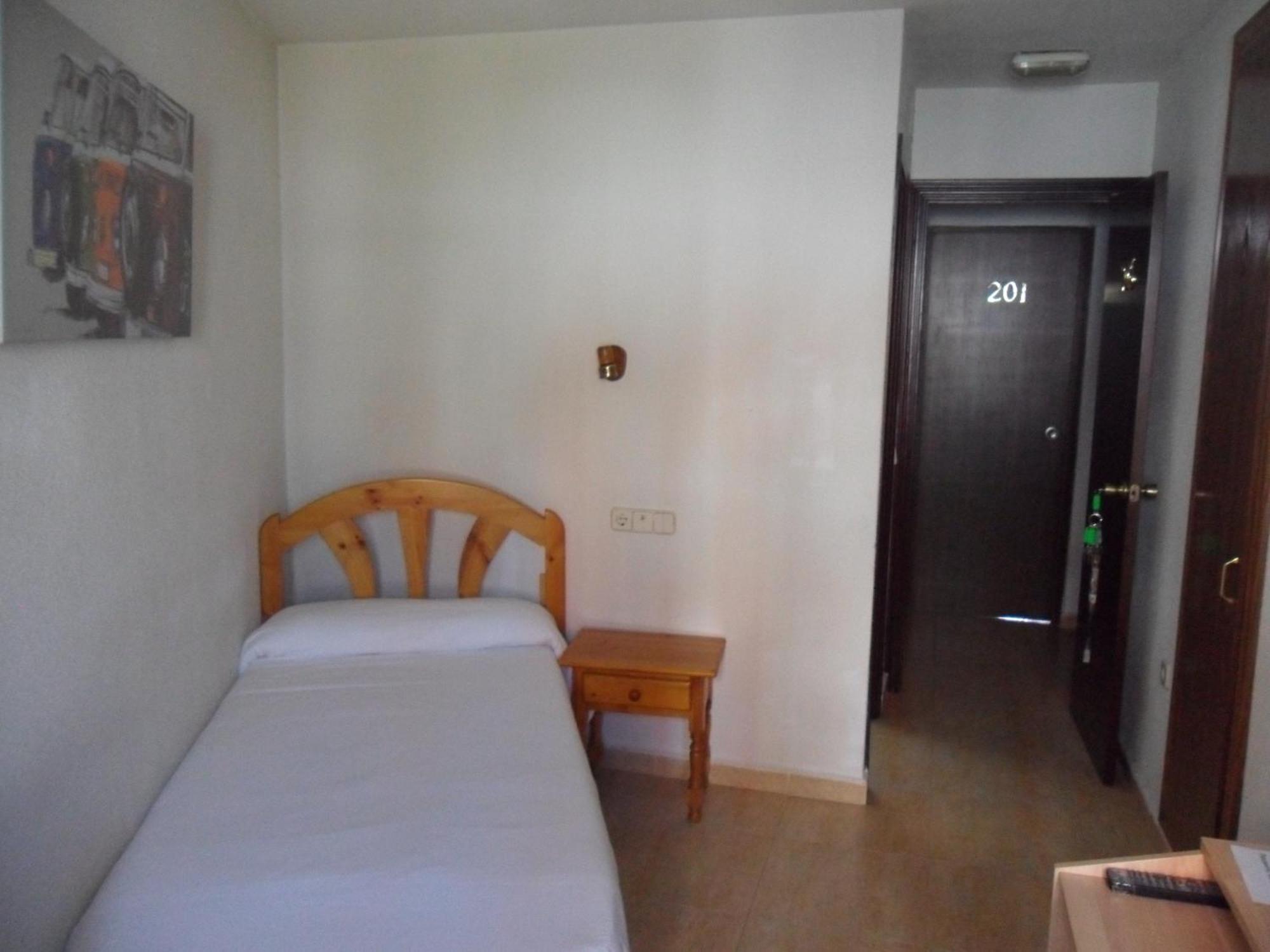 Hostal El Descanso Madrid Buitenkant foto