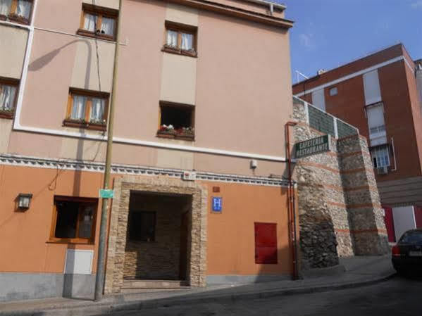 Hostal El Descanso Madrid Buitenkant foto