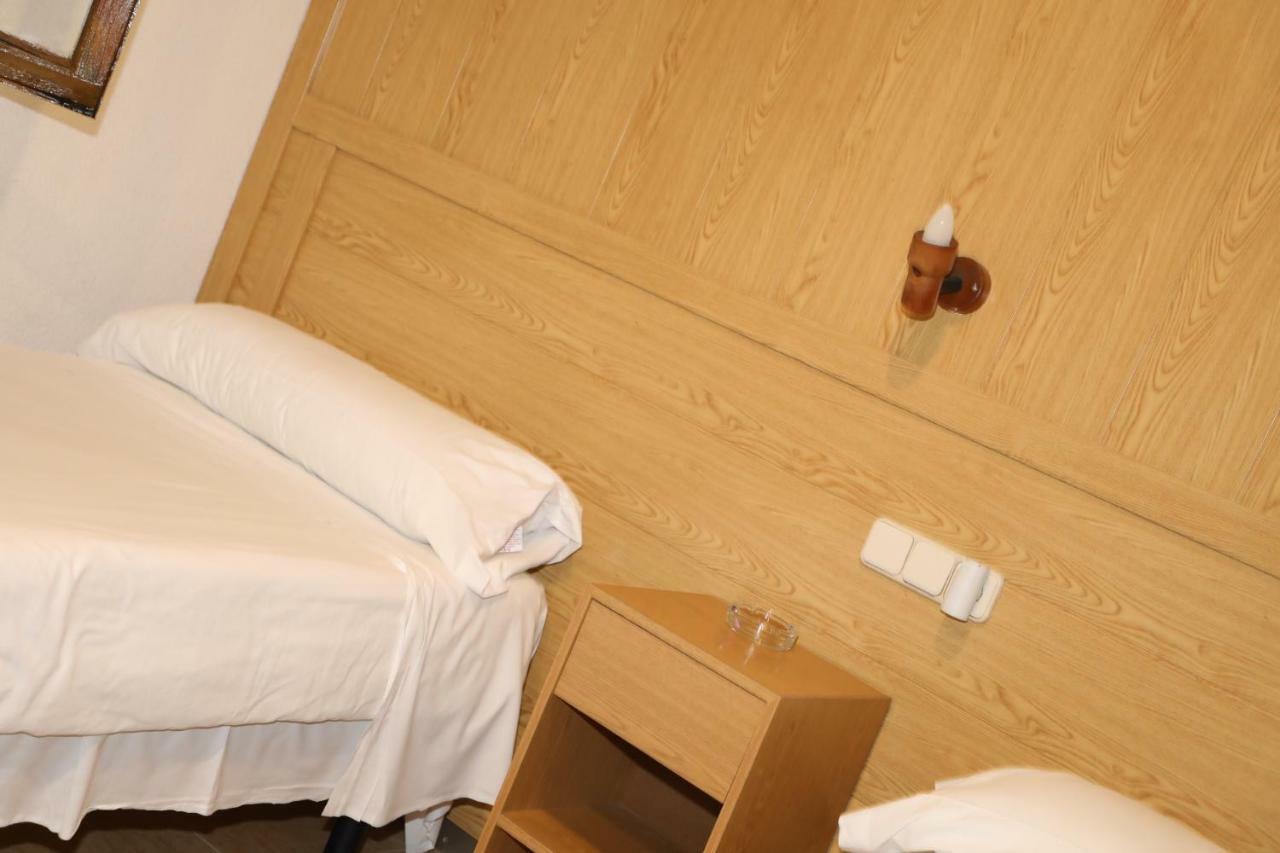 Hostal El Descanso Madrid Buitenkant foto