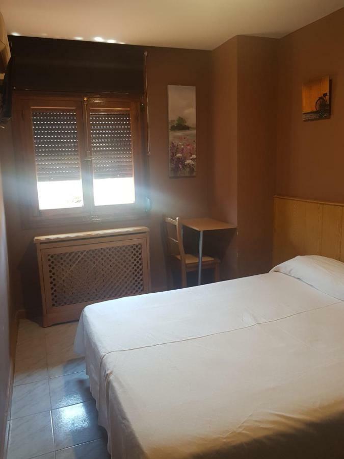 Hostal El Descanso Madrid Buitenkant foto