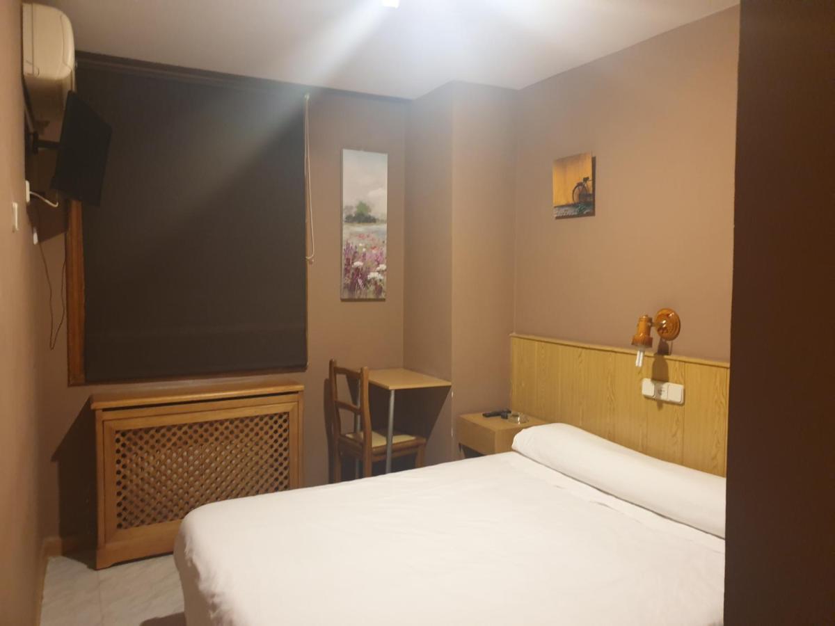 Hostal El Descanso Madrid Buitenkant foto